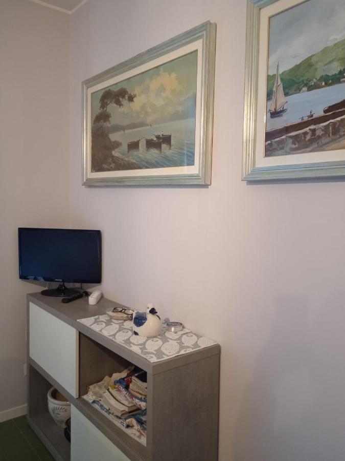 Appartamento Al Lago Da Dany Arona Exteriör bild