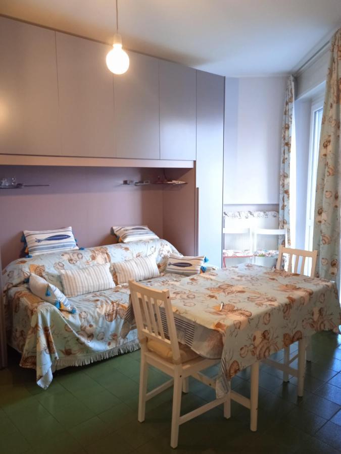 Appartamento Al Lago Da Dany Arona Exteriör bild